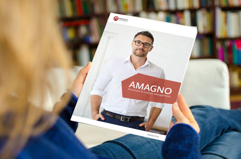 AMAGNO Broschuere Mockup Hand UK 830x549 - Download AMAGNO Brochures